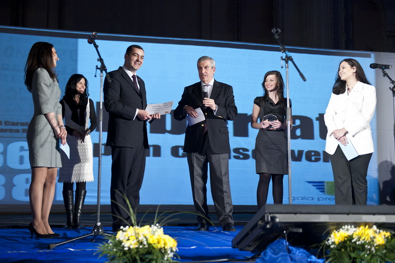 Regele Mihai I premiat la Gala Tineretului National Liberal 2012 (2/6)